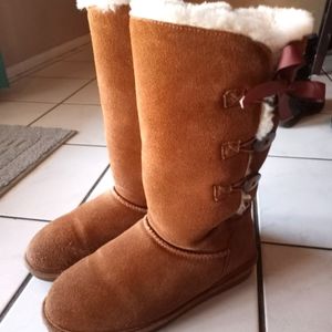 Bearpaw Boots size 9
